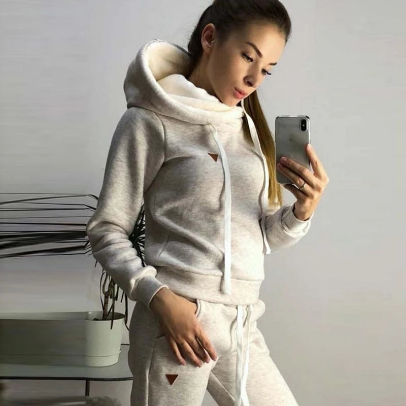 Fleece Leather Badge Long Sleeve Sports Sweater Set