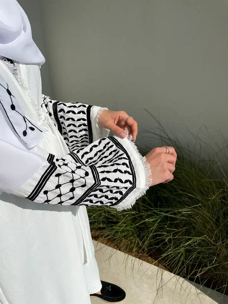 Crepe Kefiyyeh Embroidery Tassel Abaya