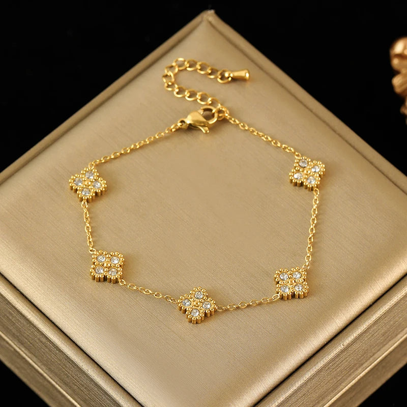 White Zirconia Flower Jewellery Set