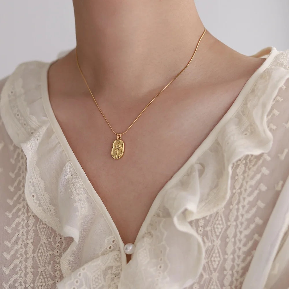 Tulip Rose Pendant Necklace