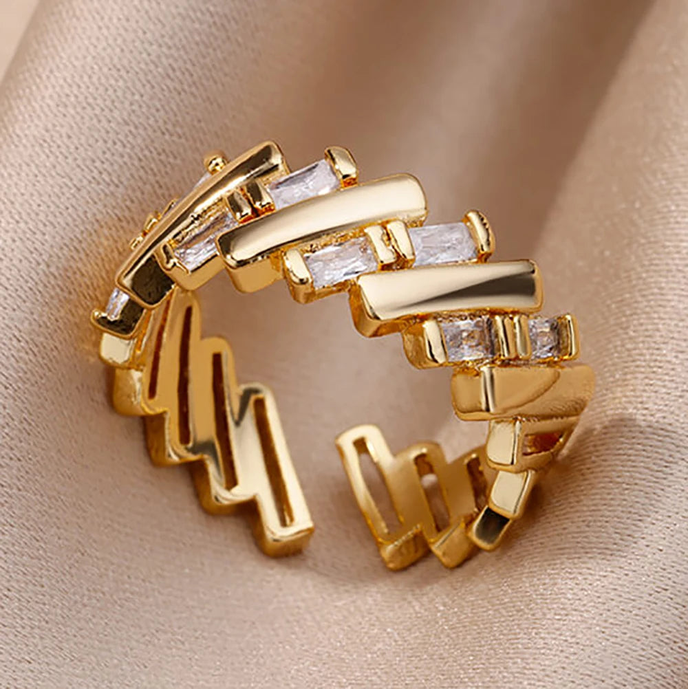 Golden Chain Zircon Ring