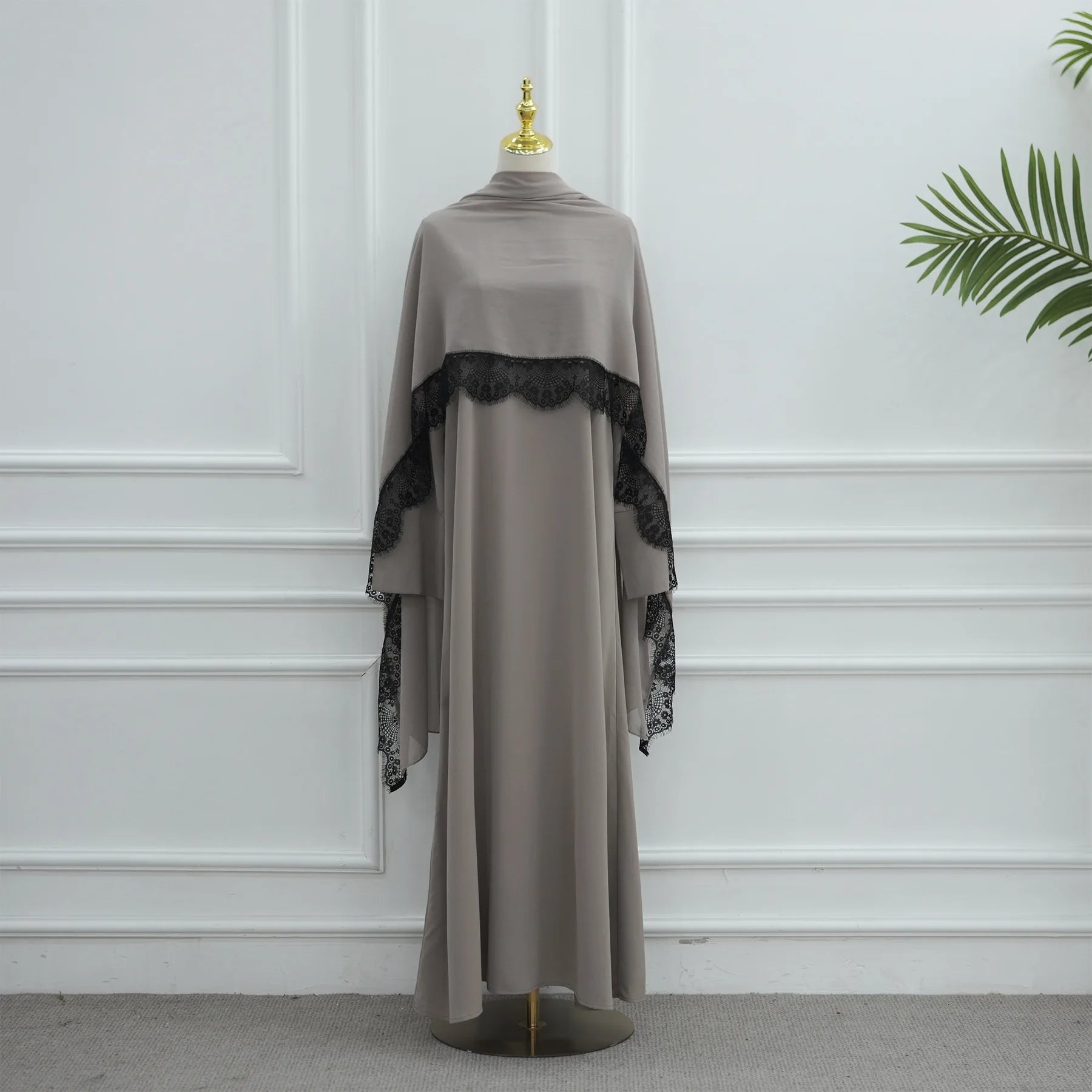 Two-Piece Luxury Lace Dubai Abaya Set
