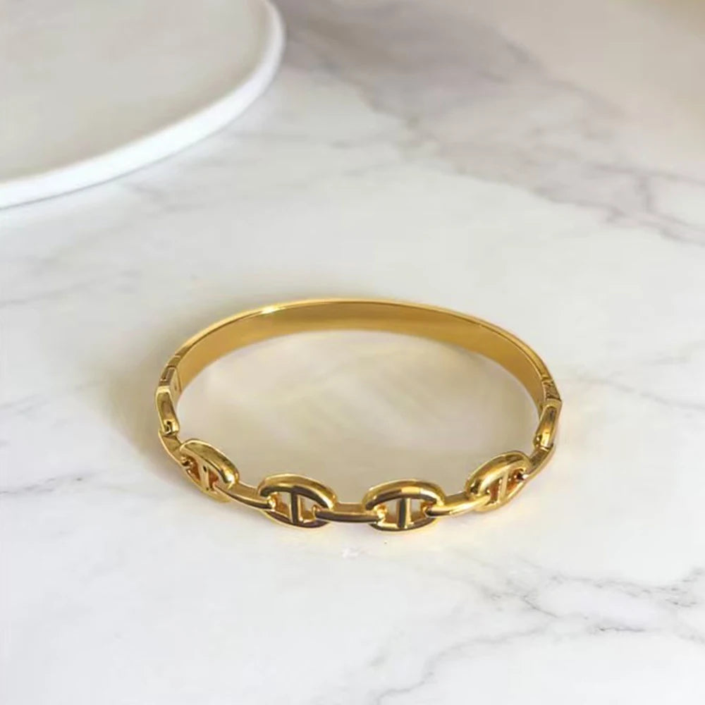 Gold D-Chain Snap-On Bangle Bracelet