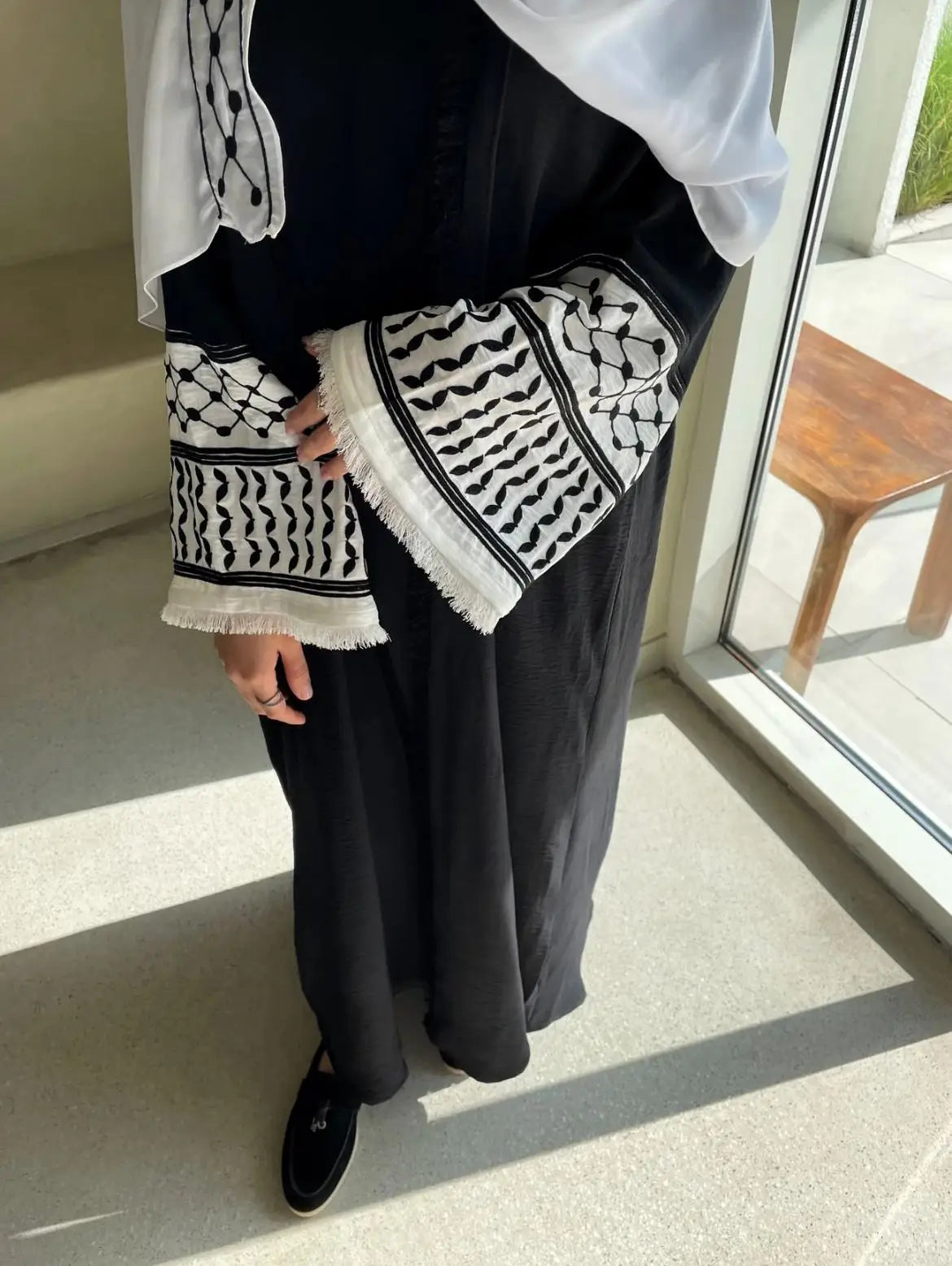 Crepe Kefiyyeh Embroidery Tassel Abaya