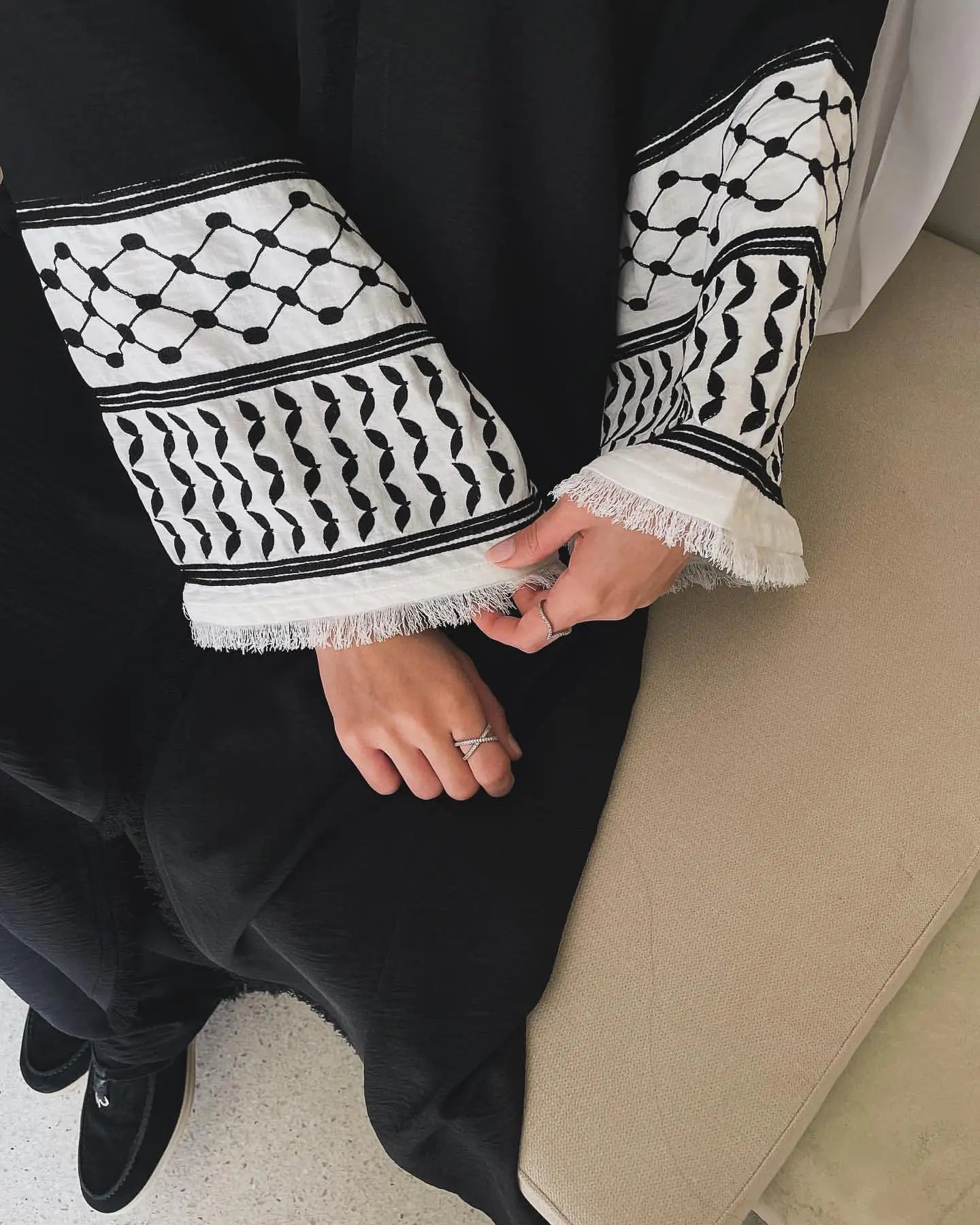 Crepe Kefiyyeh Embroidery Tassel Abaya