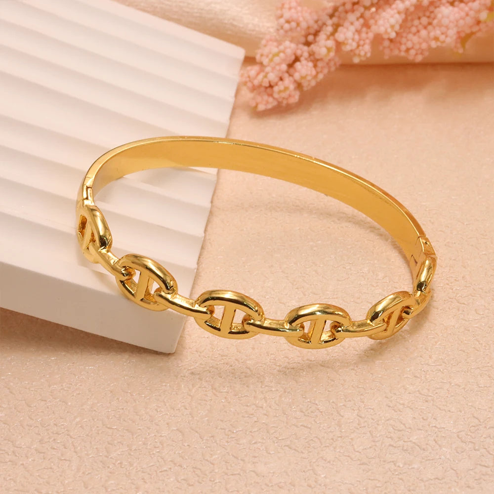 Gold D-Chain Snap-On Bangle Bracelet