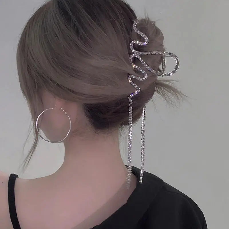 Rhinestone Tassel Chain Shark Clip