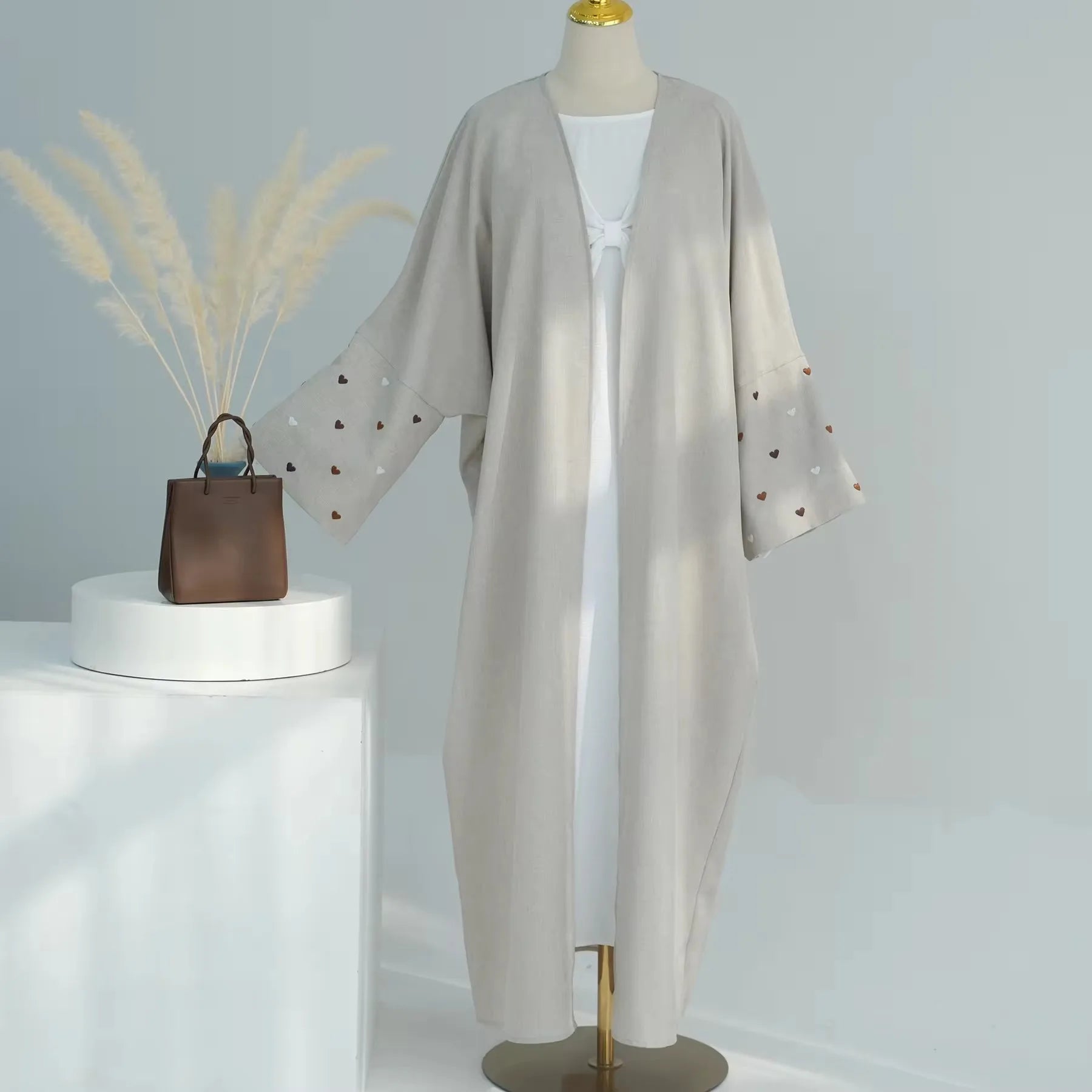 Heart Embroidery Batwing Sleeve Linen Kimono Abaya