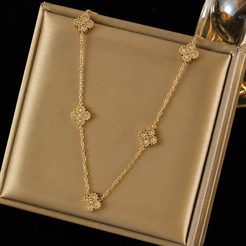 White Zirconia Flower Jewellery Set