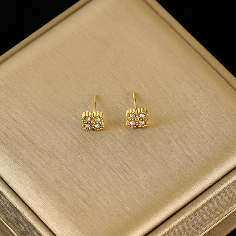 White Zirconia Flower Jewellery Set