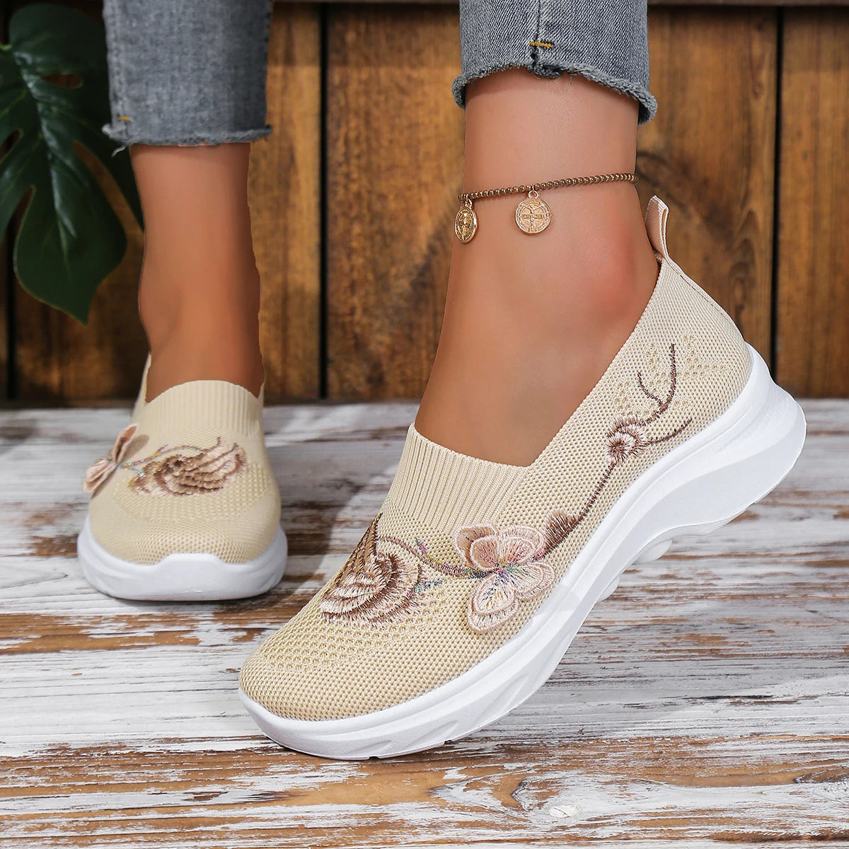 Women's Embroidered Canvas Slip-On Shoes – Lightweight Summer Flats