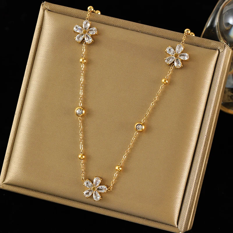White Zirconia Flower Jewellery Set