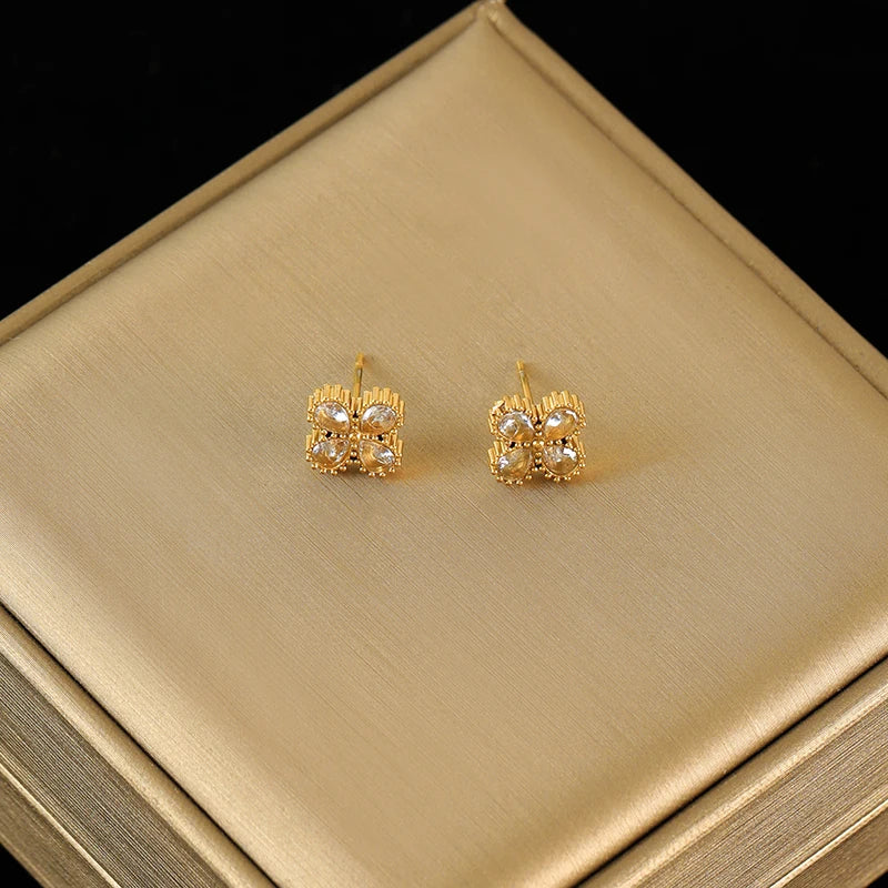 White Zirconia Flower Jewellery Set