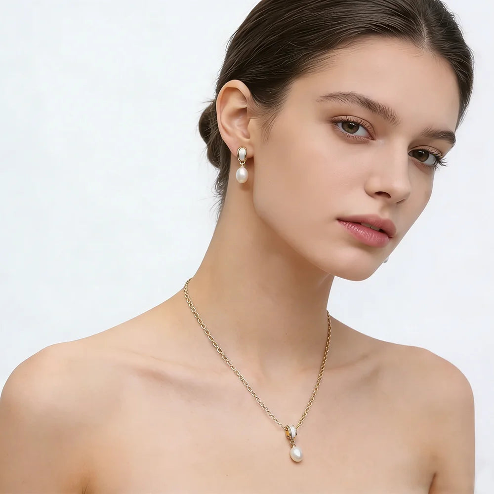 Freshwater Pearl Necklace & Earrings Set